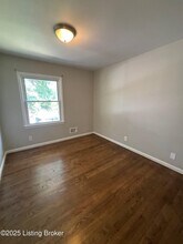 9712 Mary Dell Ln in Louisville, KY - Building Photo - Building Photo