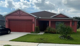 1473 Bush St W in Immokalee, FL - Building Photo