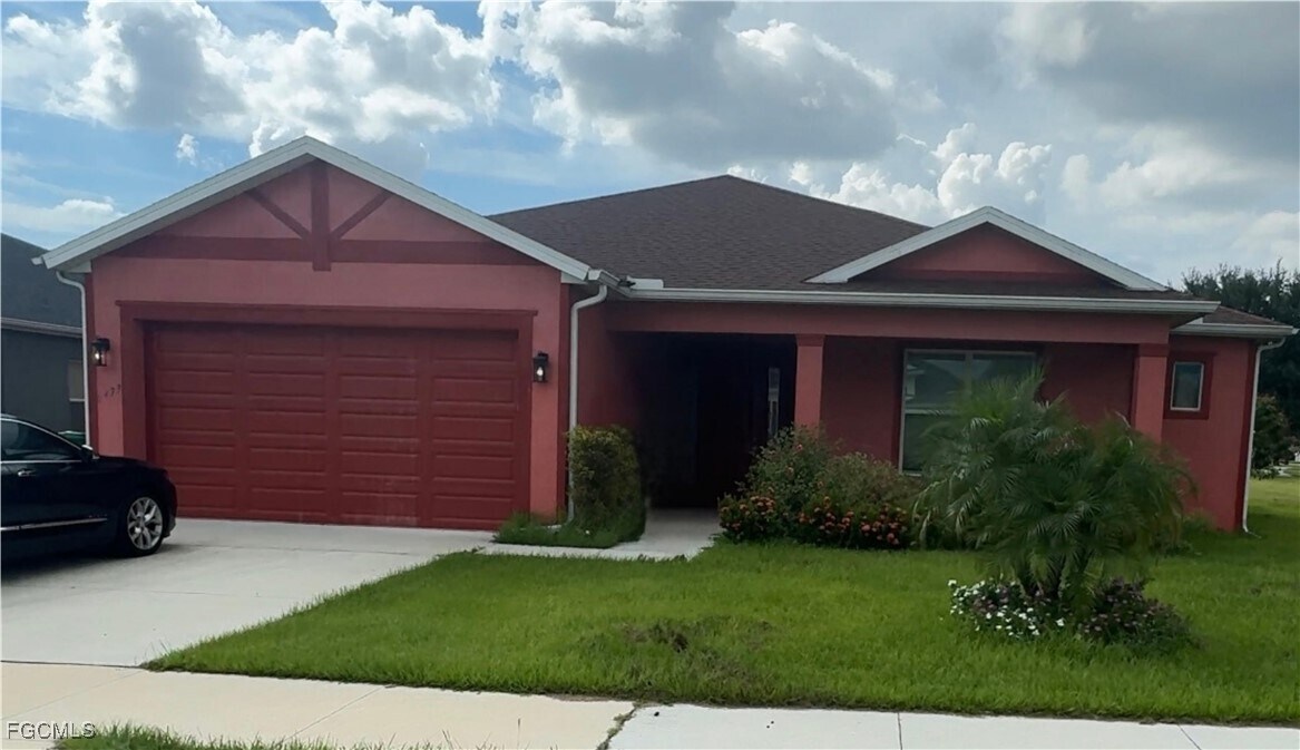 1473 Bush St W in Immokalee, FL - Building Photo