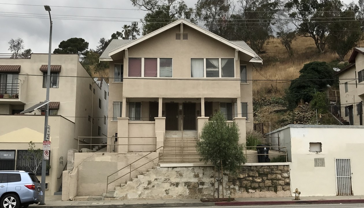 1319 N Broadway in Los Angeles, CA - Building Photo