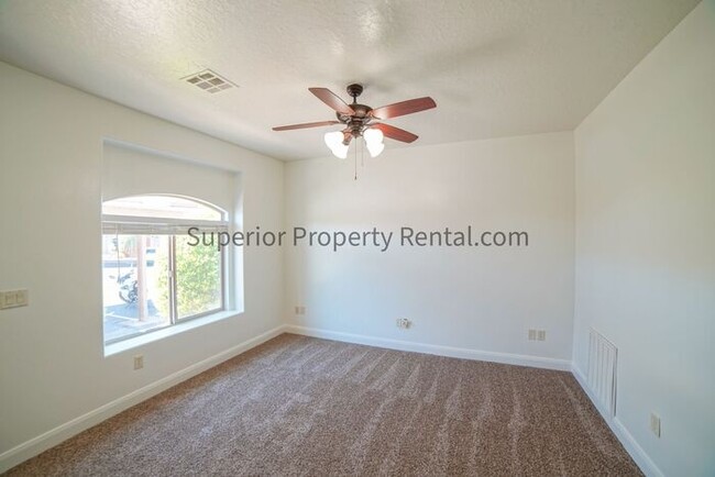 2075 S Sir Monte Dr in Saint George, UT - Building Photo - Building Photo