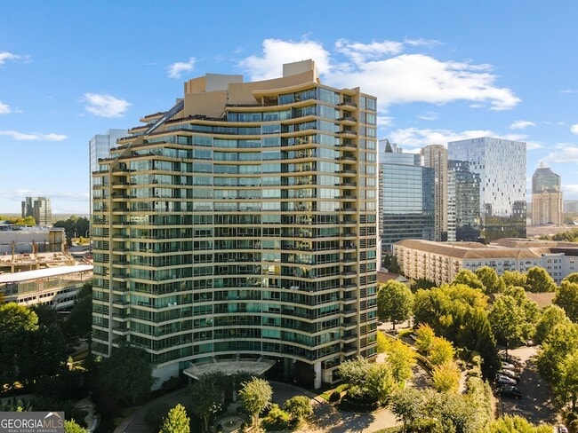 property at 700 Park Regency Pl NE