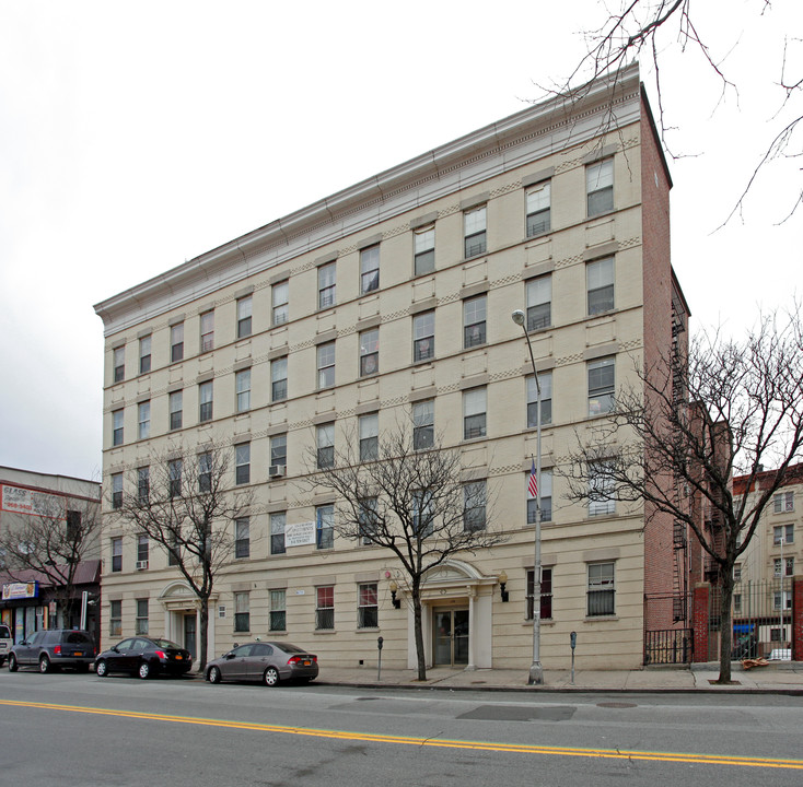 168-170 S Broadway in Yonkers, NY - Foto de edificio