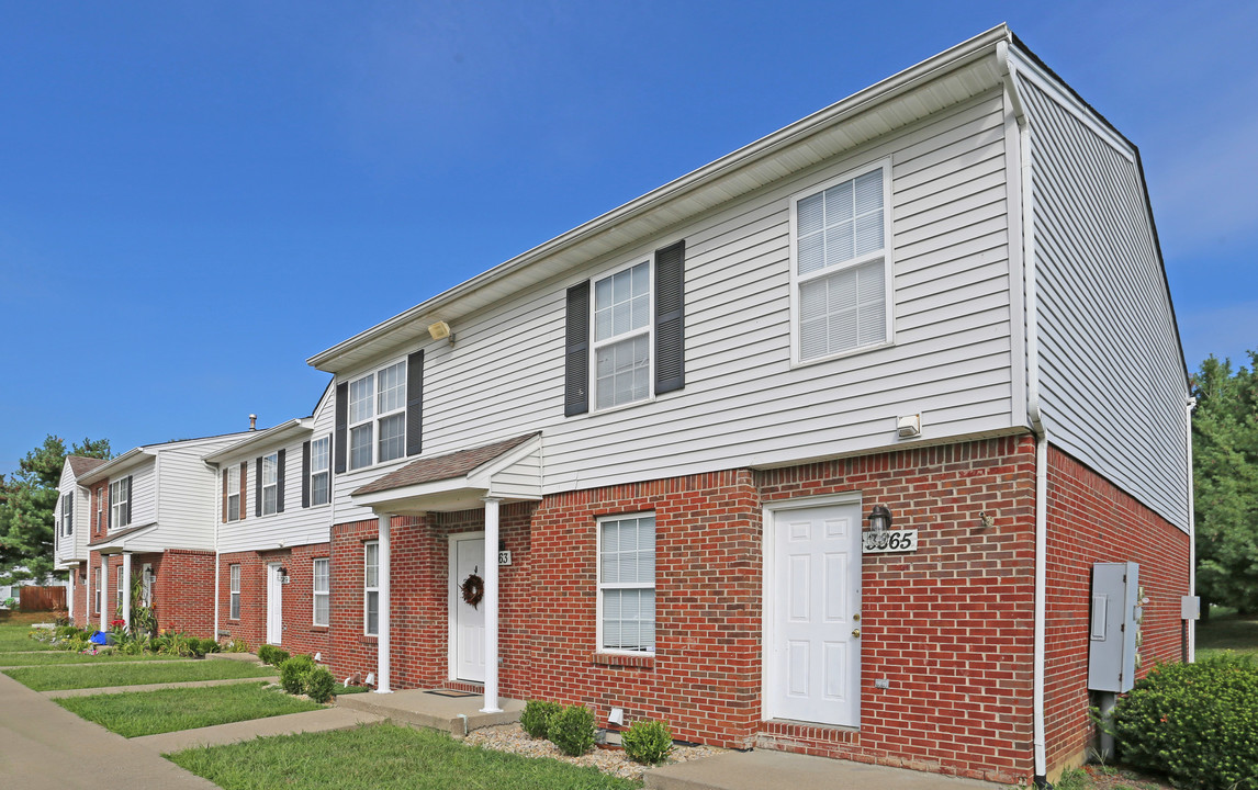 Little Creek Townhomes in Amelia, OH - Building Photo