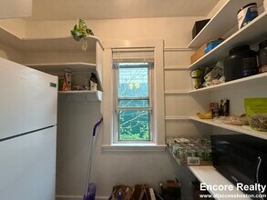 39 Turner St, Unit #3 in Boston, MA - Foto de edificio - Building Photo