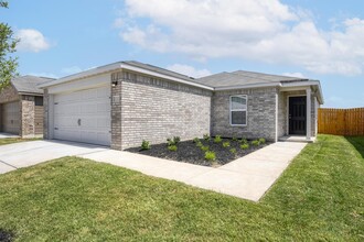 4418 Banting Crescent in Von Ormy, TX - Foto de edificio - Building Photo