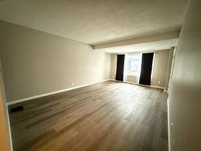 380 Falconer St., Unit Lower in North Tonawanda, NY - Foto de edificio - Building Photo