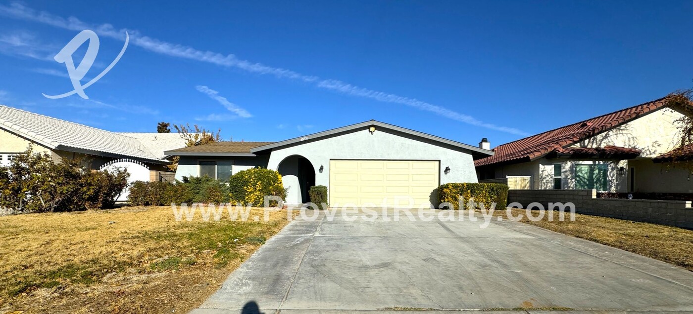 13495 Sea Gull Dr in Victorville, CA - Building Photo