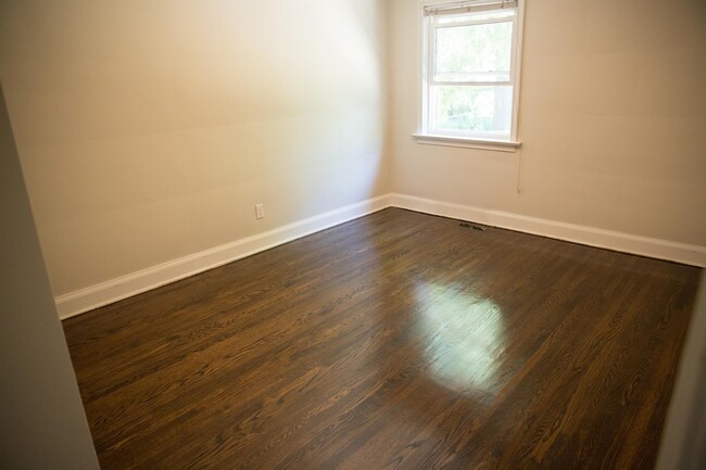 4 Camilla Crescent in Toronto, ON - Building Photo - Building Photo