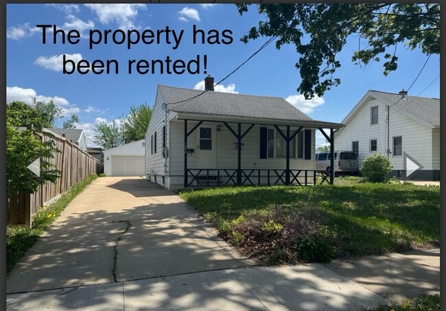 property at 1008 8th Ave SE