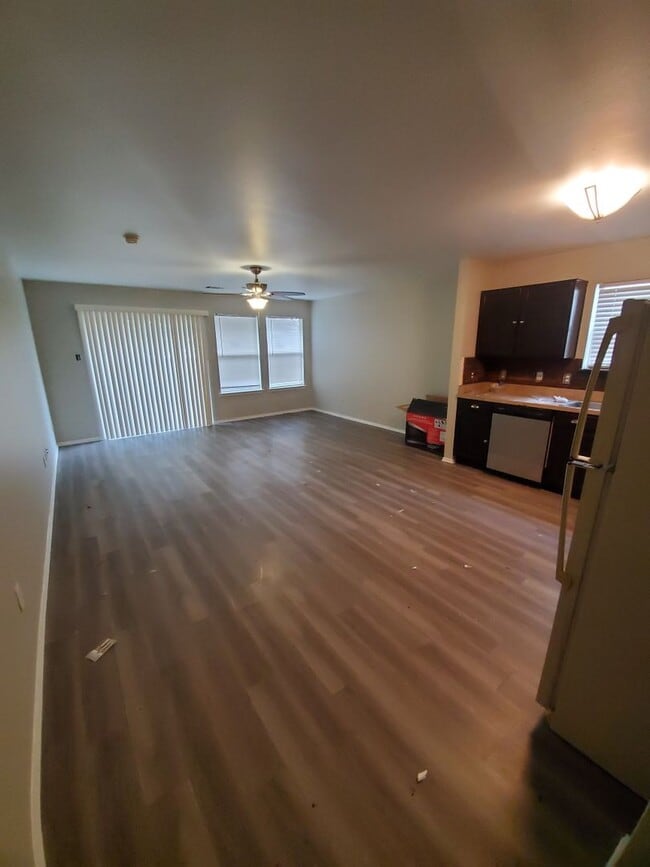 3025 St Ursula Dr in Dallas, TX - Building Photo - Building Photo