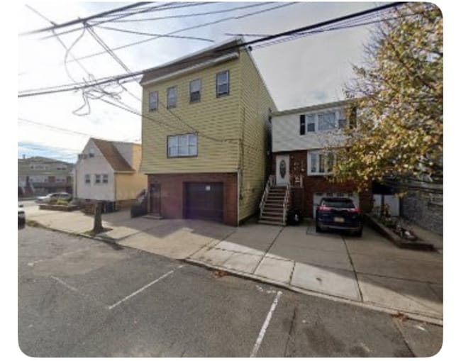 88 E 26th St in Bayonne, NJ - Building Photo - Building Photo