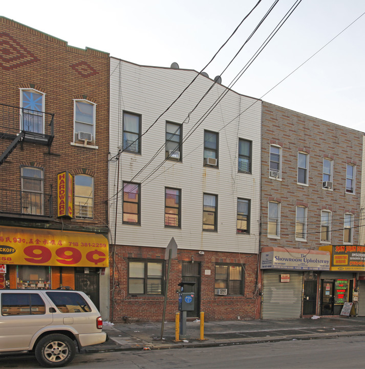 254 Wyckoff Ave in Brooklyn, NY - Building Photo