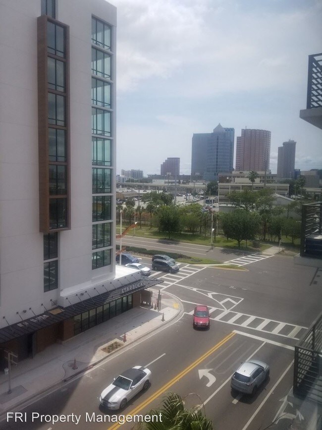 1120 E Kennedy Blvd-Unit -Apt. 516 in Tampa, FL - Building Photo - Building Photo