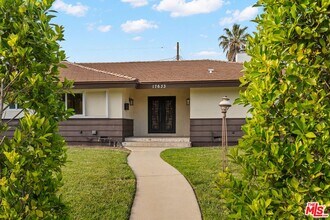 17633 Nordhoff St in Los Angeles, CA - Building Photo - Building Photo