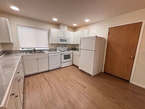 755-757-757 Peterson Rd in Burlington, WA - Building Photo - Building Photo