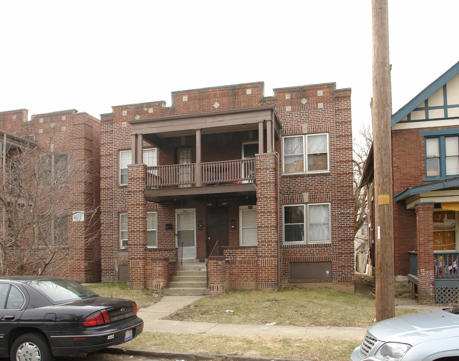 381-383 Chittenden Ave in Columbus, OH - Building Photo