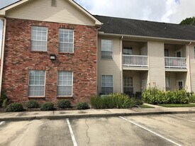 4441 Burbank Dr, Unit 306 in Baton Rouge, LA - Building Photo