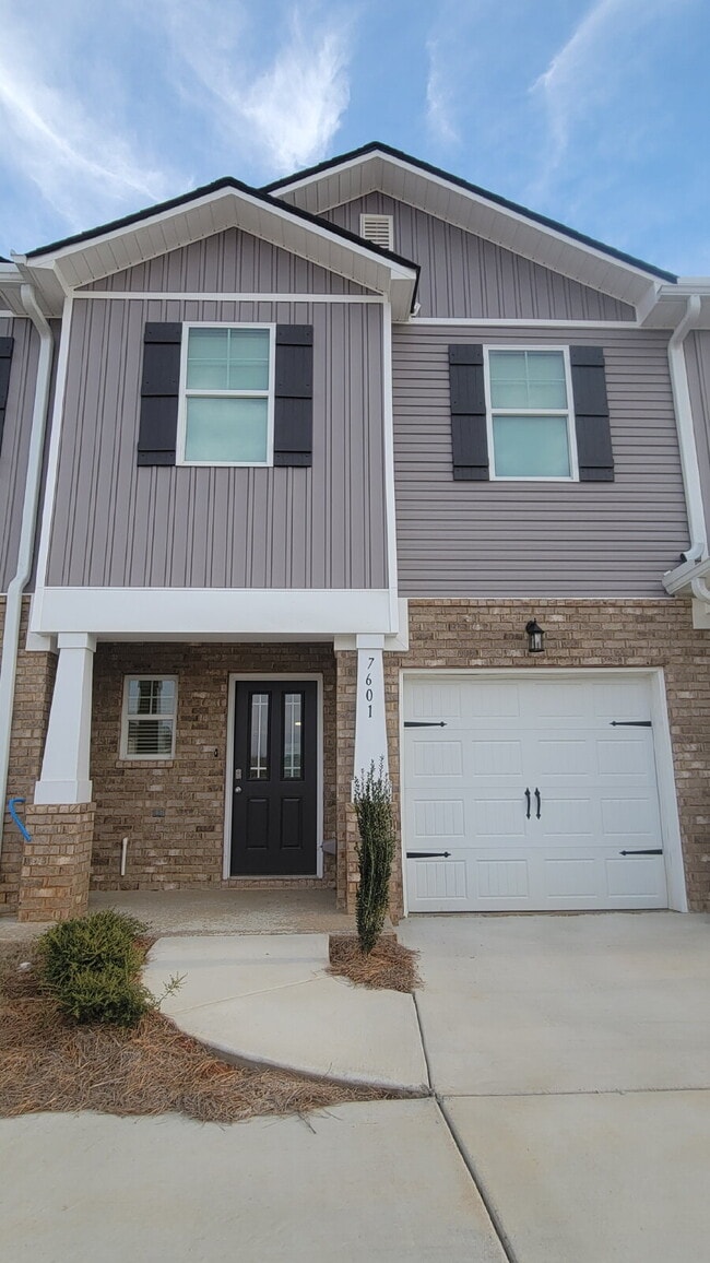 property at 7601 Discovery Pt Dr NW