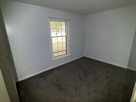 9616 Elm Lake Dr in Louisville, KY - Building Photo