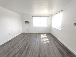 821 E 8th Ave in Kennewick, WA - Building Photo - Building Photo