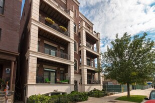 3021 N Southport Ave, Unit 2A in Chicago, IL - Building Photo