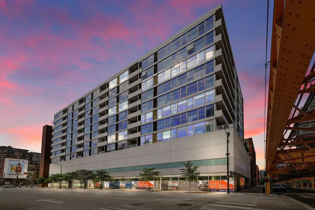 630 N Franklin St, Unit 501 in Chicago, IL - Foto de edificio