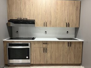 18 Willoughby St in Newark, NJ - Building Photo - Building Photo