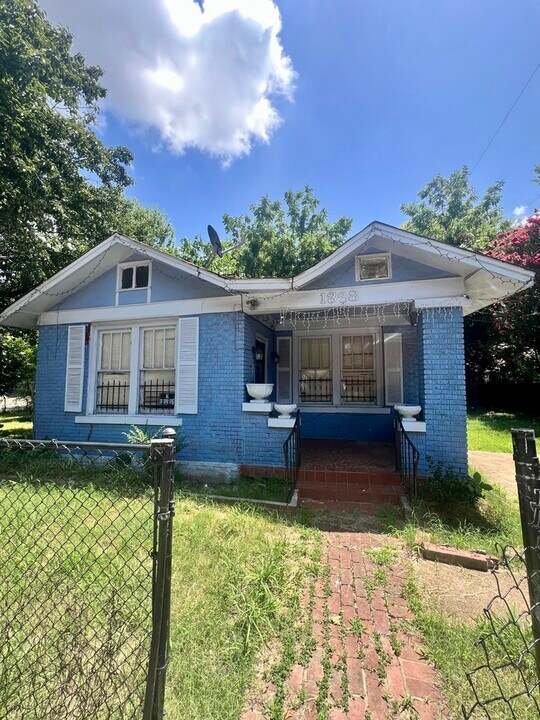 1338 Dunnavant St in Memphis, TN - Building Photo