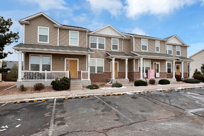 Updated 2-Bed Townhome Just Minutes from F