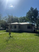 745 E Valencia St in Lakeland, FL - Building Photo - Building Photo