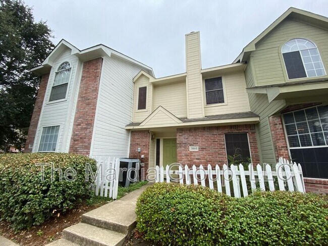 3868 Brandon Park Dr