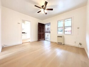 727 E 81st St in Los Angeles, CA - Building Photo - Building Photo