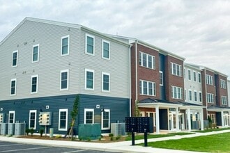 Fairway Place Apartments - New in Celina, OH - Building Photo - Building Photo