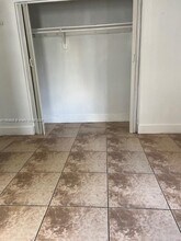 1043 NW 2nd St in Miami, FL - Building Photo - Building Photo