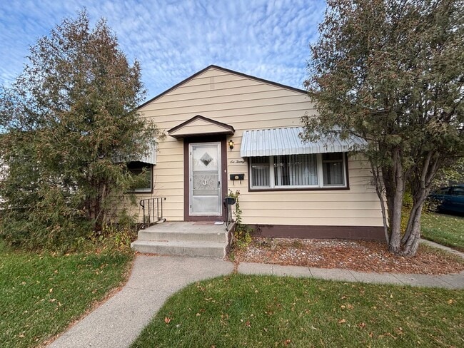 property at 620 19th St NW