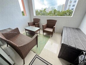 17100 N Bay Rd, Unit 1502 in Sunny Isles Beach, FL - Building Photo - Building Photo