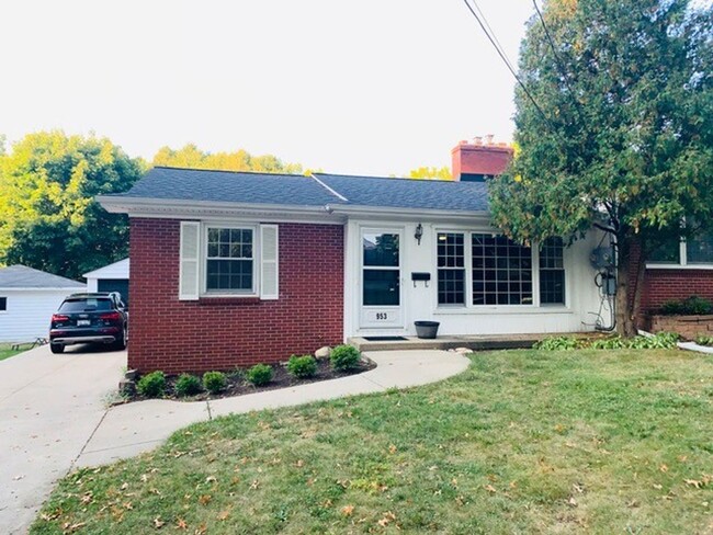 property at 953-955 Drexel Dr NE