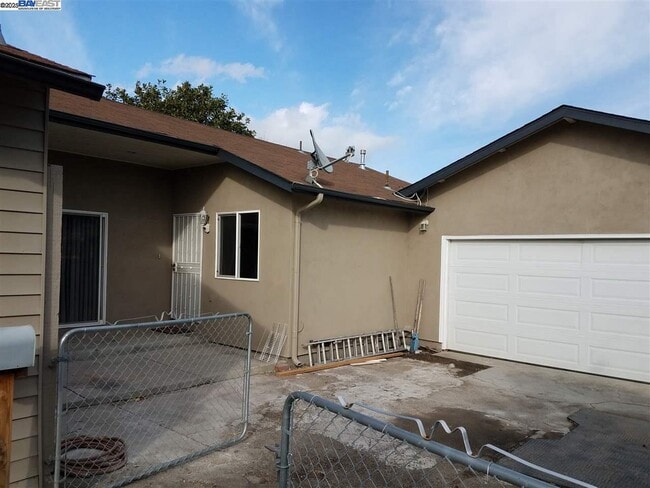 26732 Tyrrell Ave in Hayward, CA - Building Photo - Building Photo