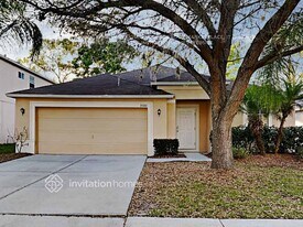 35001 Meadow Reach Dr, Unit 1 in Zephyrhills, FL - Building Photo