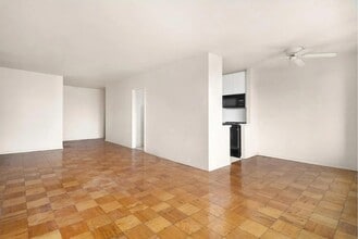 392 Central Prk W in New York, NY - Building Photo - Building Photo