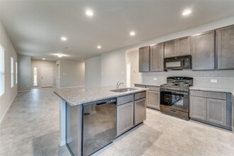 105 Shugart St in San Marcos, TX - Building Photo - Building Photo