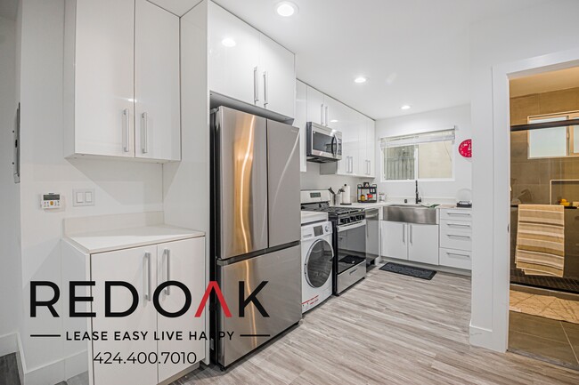 property at 1346 N Fuller Ave