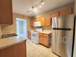 65 Greensboro Ct in Greenville, SC - Building Photo - Building Photo