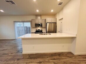 5312 Molino Cir in Roseville, CA - Building Photo - Building Photo