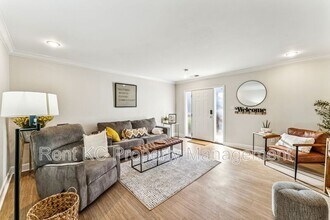 530 W 10th St in Kansas City, MO - Building Photo - Building Photo