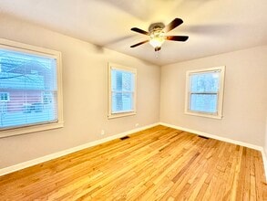 28W791 Batavia Rd in Warrenville, IL - Building Photo - Building Photo