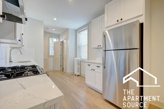 1919 W Winona St in Chicago, IL - Building Photo - Building Photo