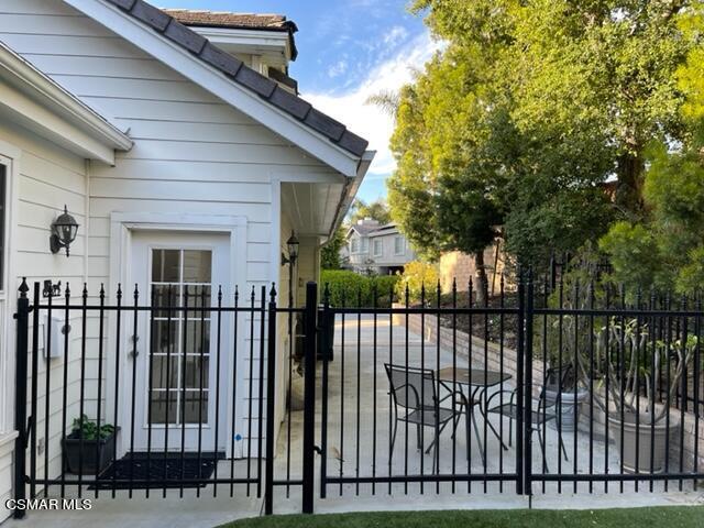 property at 863 Deer Willow Ct