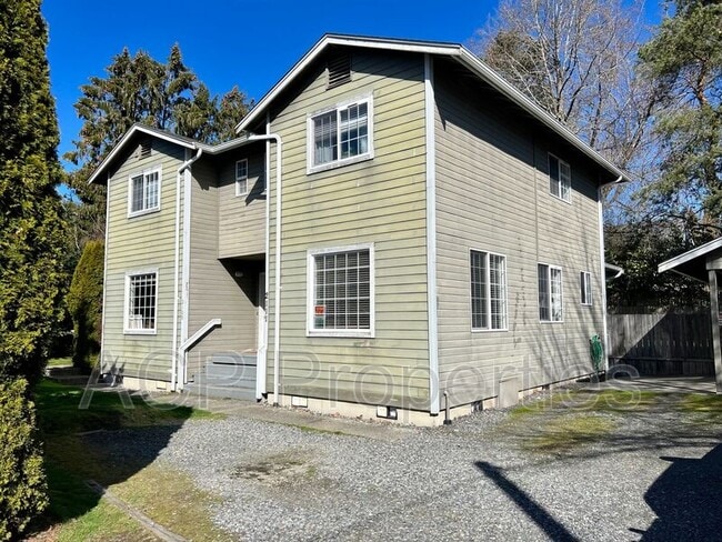 2109 Harris Ave in Bellingham, WA - Building Photo - Building Photo